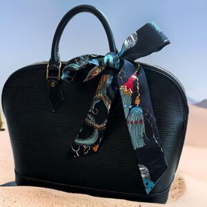 AUTHENTIC LOUIS VUITTON ALMA in Black Epi Leather